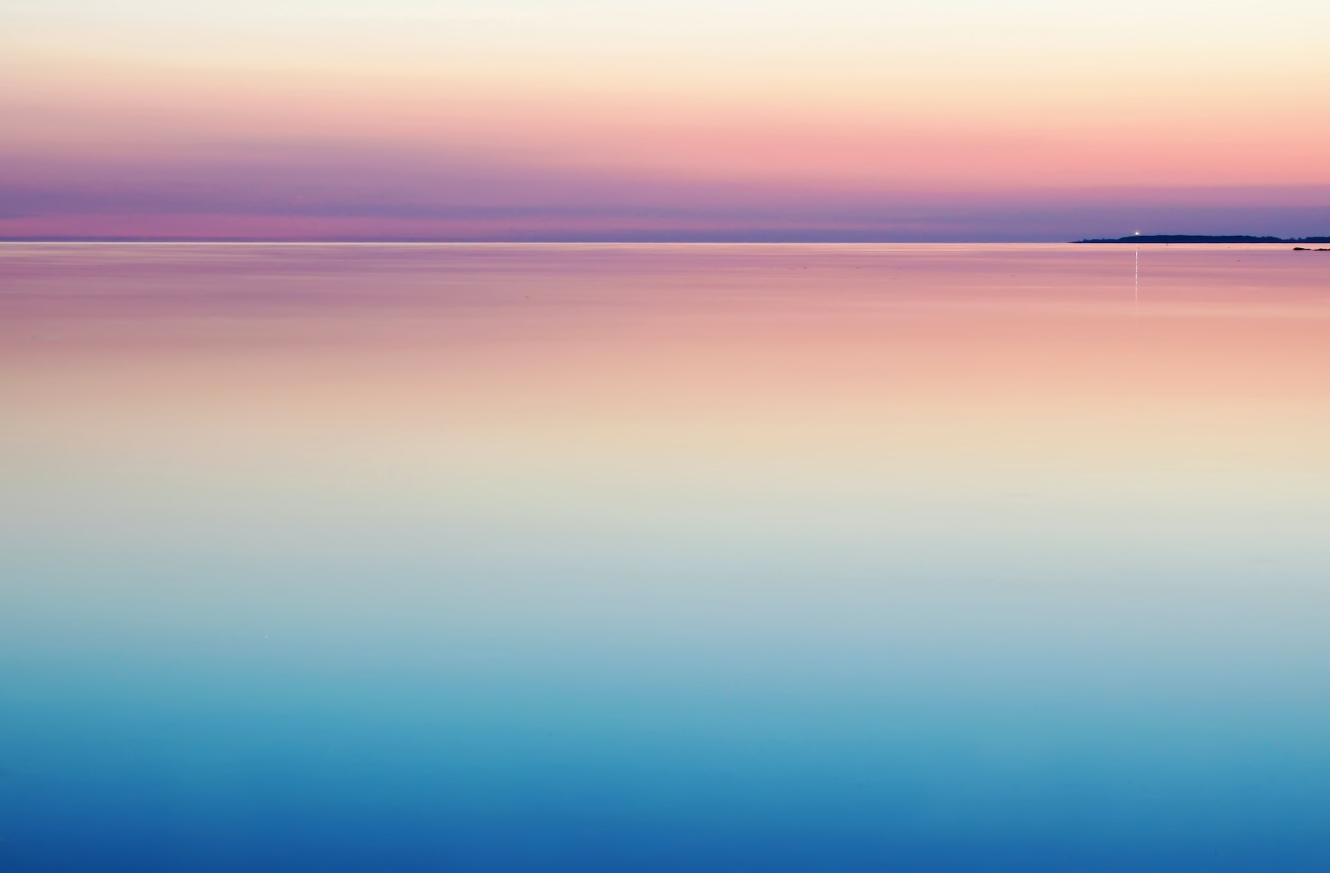 Heading image (lake at sunset)